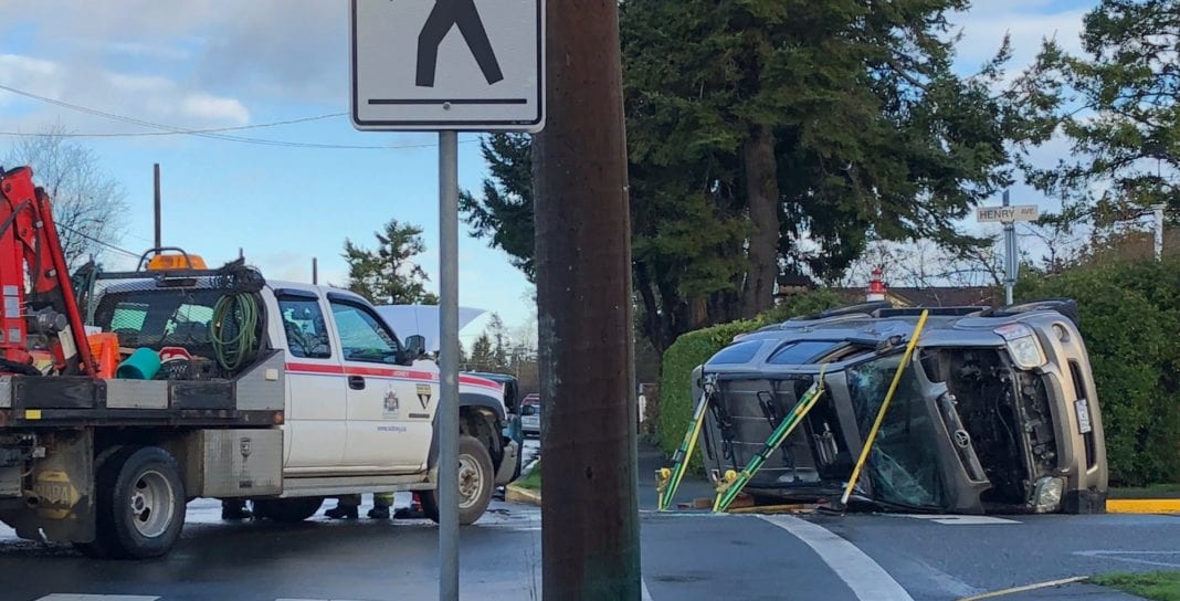 There were no serious injuries in rollover crash in Sidney