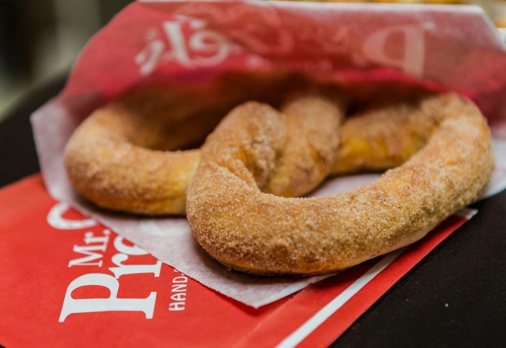 Here's how you can get FREE pretzels at the Bay Centre's newest pretzel