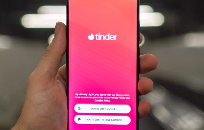 Tinder-phone