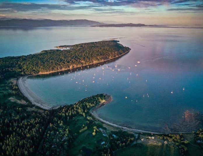 Denman and Hornby Islands will soon have faster connections