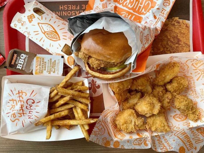 Vancouver Island’s very first Popeyes Chicken will open its doors this week