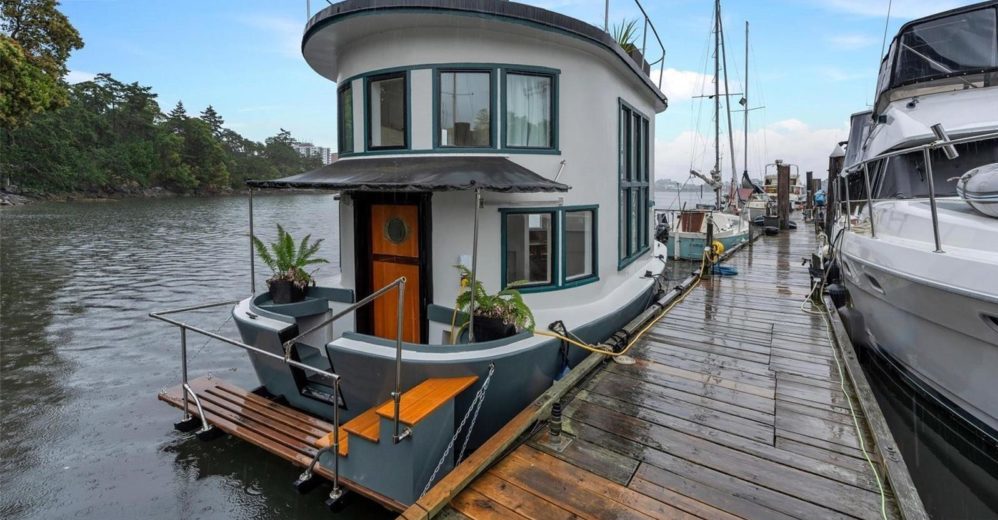 This tiny house boat in Esquimalt could be yours for under 300,000