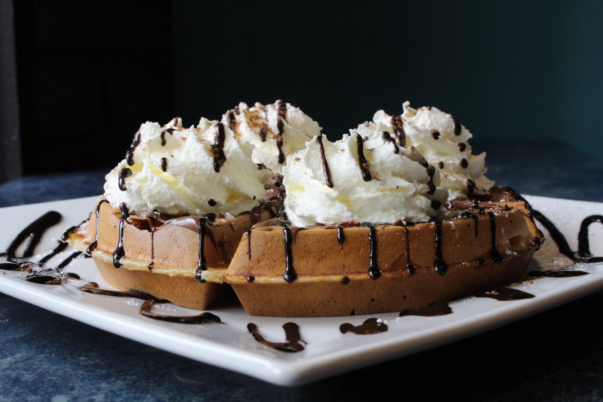 Popular downtown Victoria late night waffle spot closes its doors after